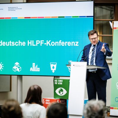 Bild vergr��ern: POLITIK: 8. Deutsche HLPF-Konferenz @ BMUKNBerlin, 16.04.2026